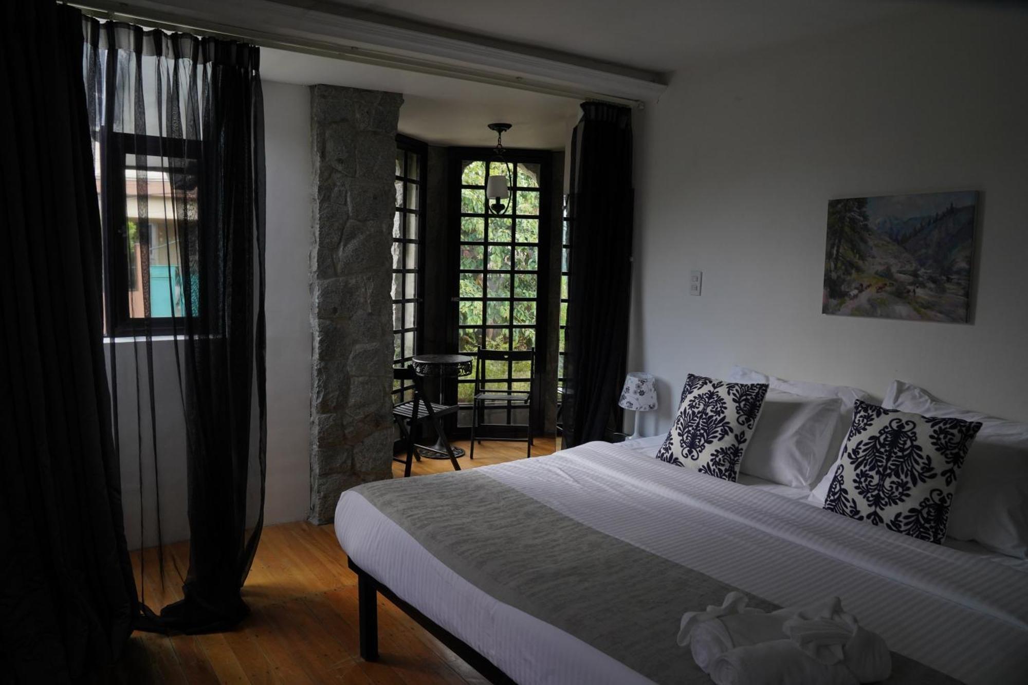 Tudor In The Pines Villa Baguio City Ngoại thất bức ảnh