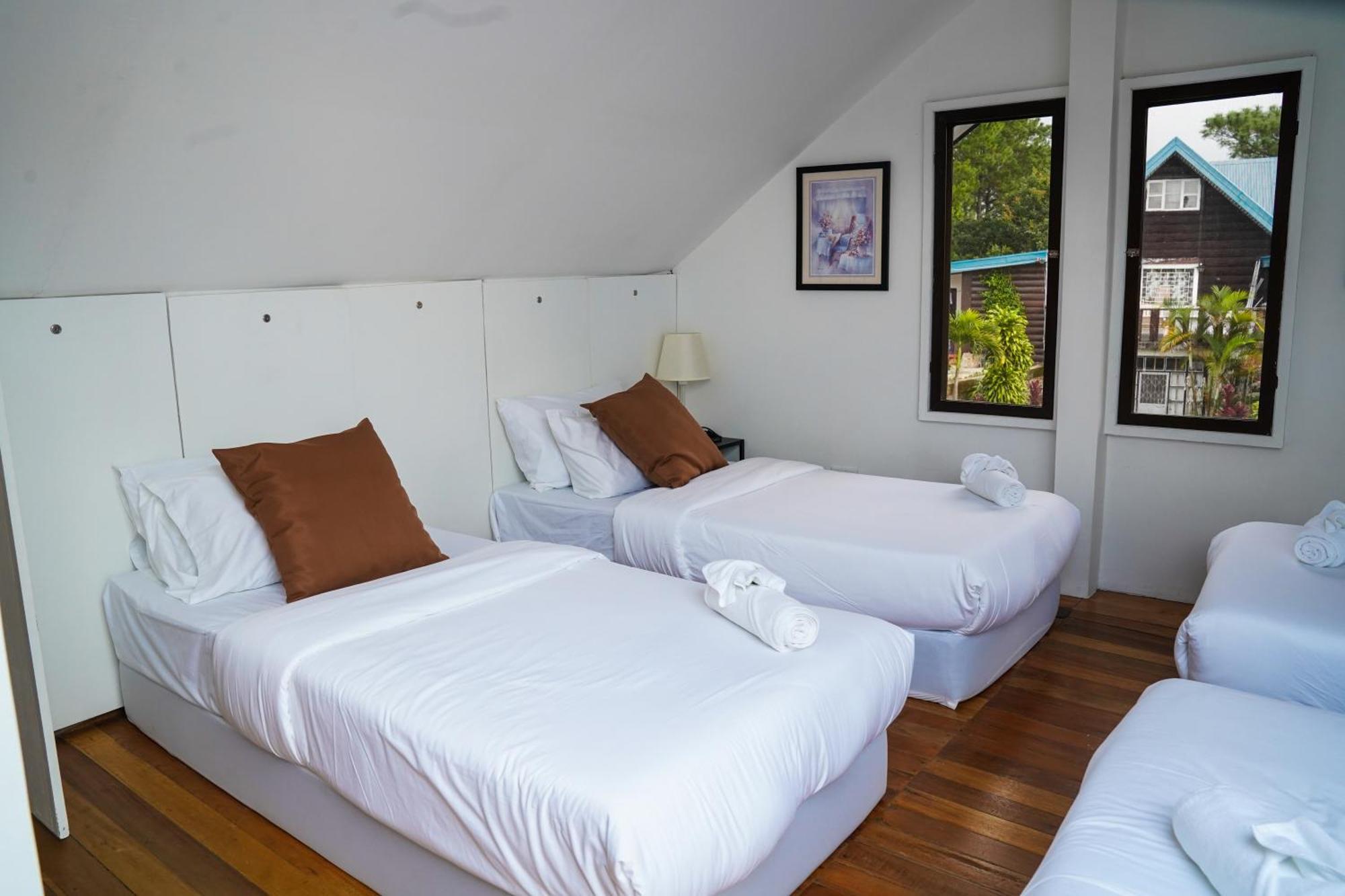 Tudor In The Pines Villa Baguio City Ngoại thất bức ảnh