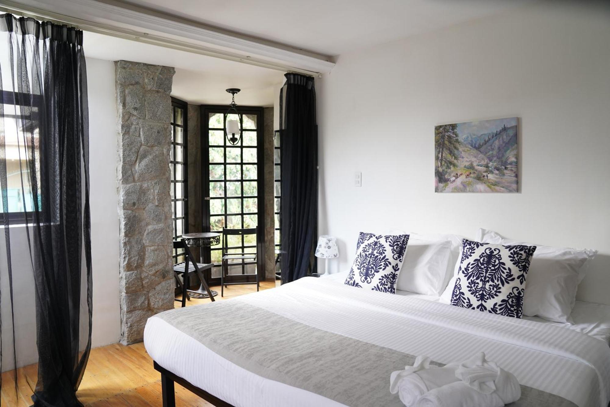 Tudor In The Pines Villa Baguio City Ngoại thất bức ảnh